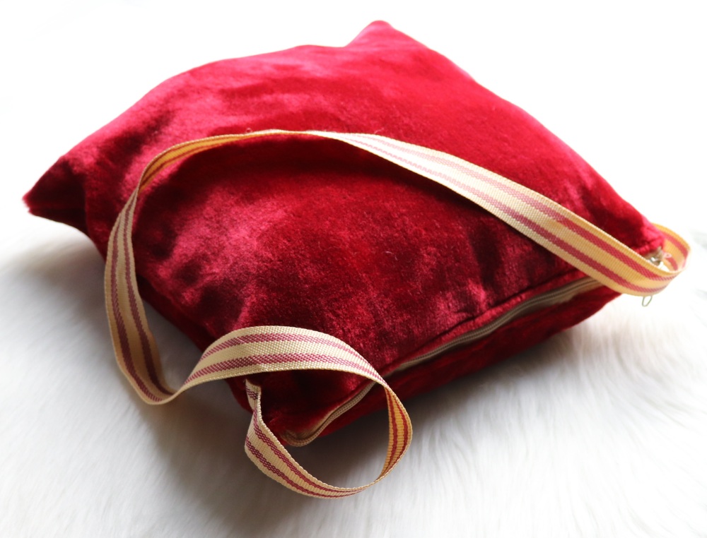 Tapis de prière de poche pliable avec son étui (Léger avec sa sacoche,  transportable idéal pour voyage et déplacement)
